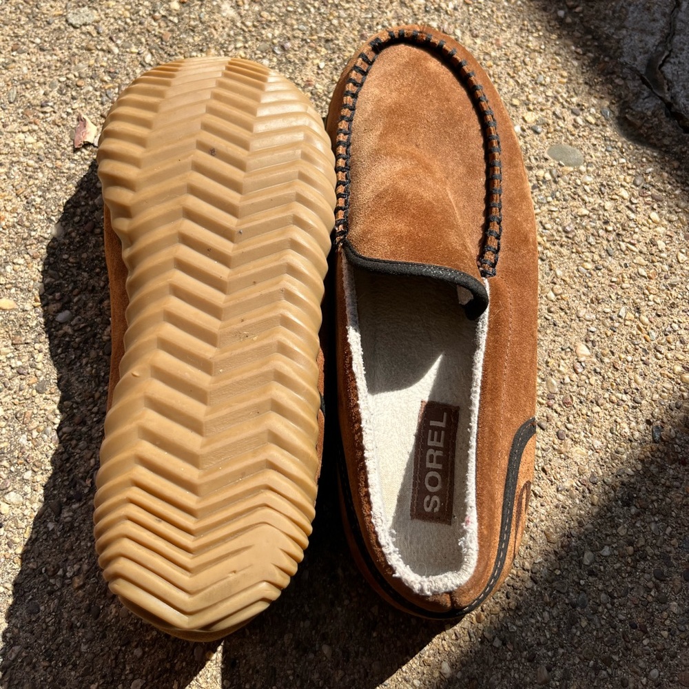 Sorel leather slippers size 9 men’s